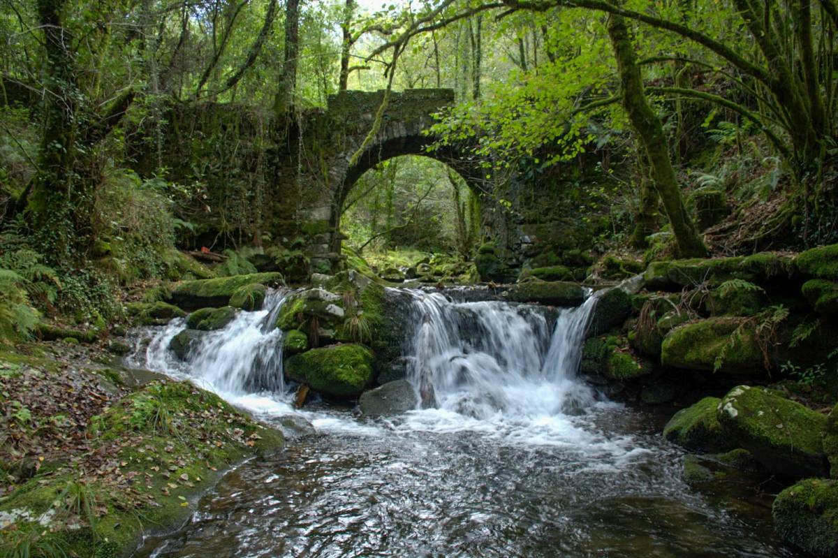 Puente medieval de Lousame